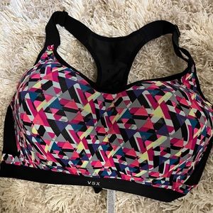 Victoria’s Secret sports bra size 38DD